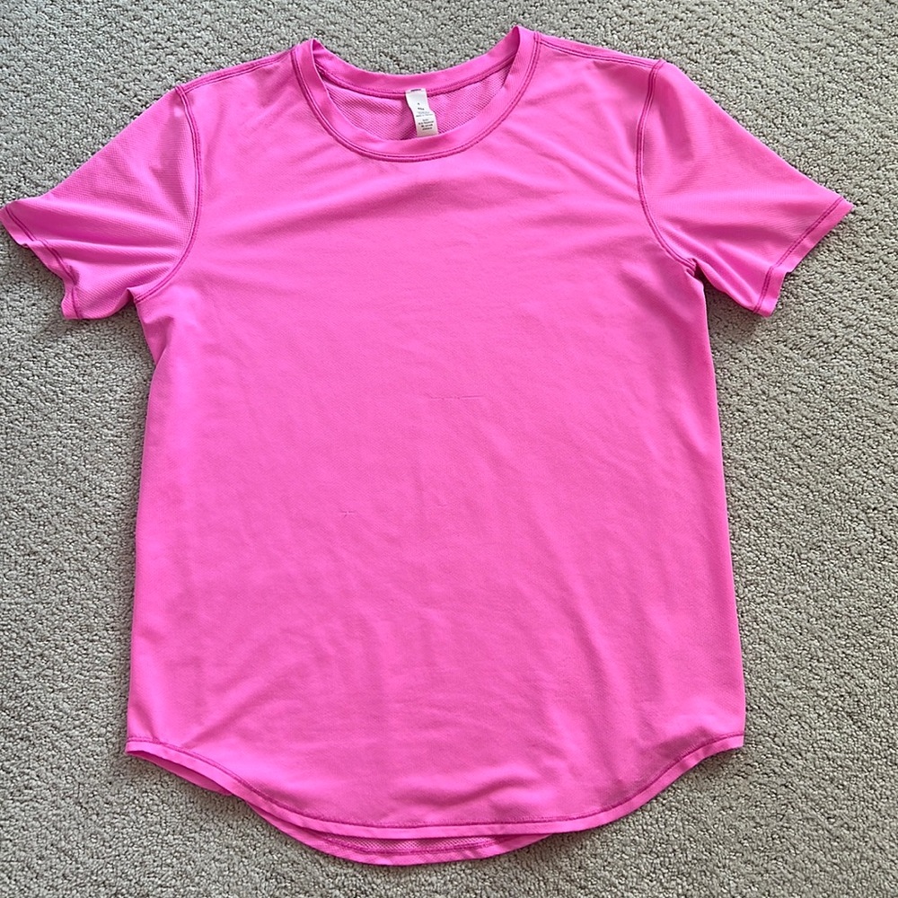 Lulu lemon high neck running and training tee. Size four, never worn, pow pink